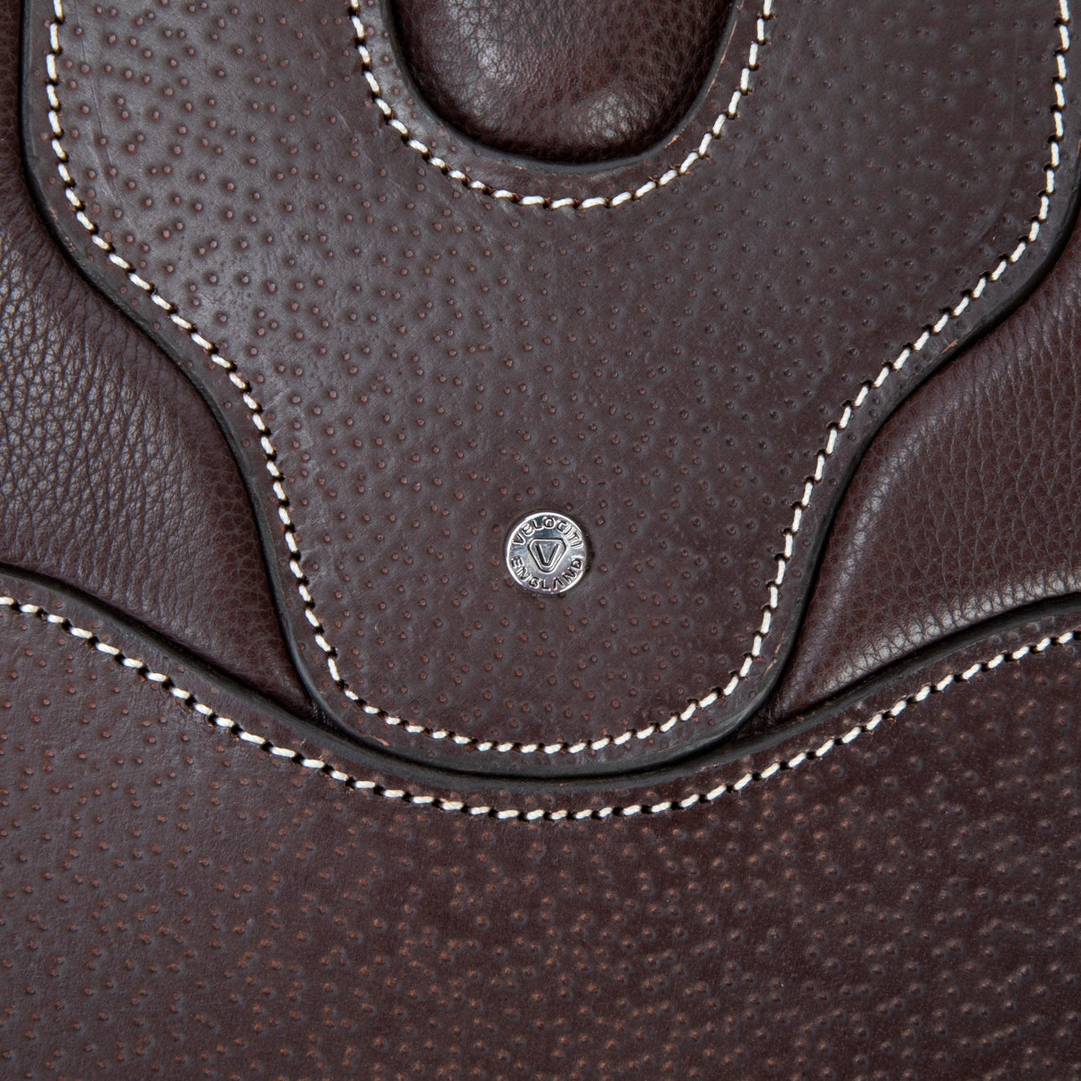 Shires Velociti Lusso Elite Stud Girth #colour_havana