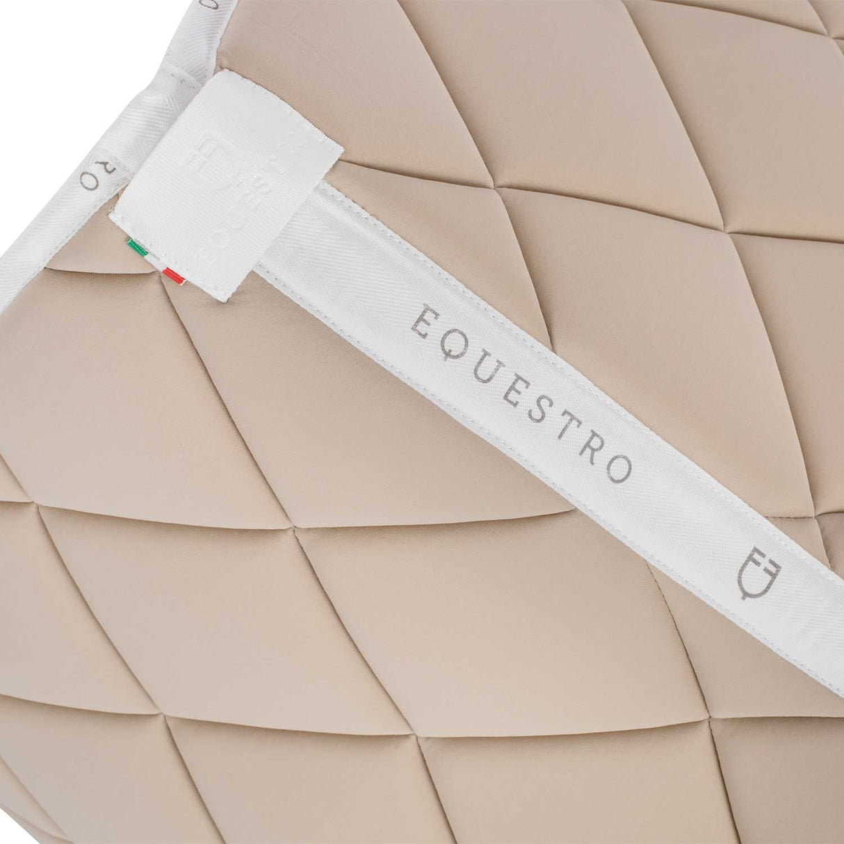 Jumping saddle pad breathable technical fabric