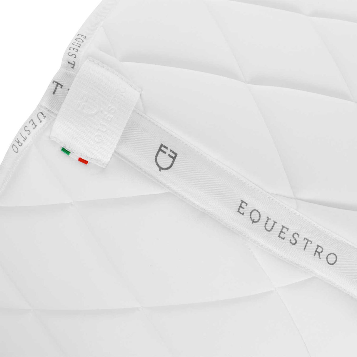 Jumping saddle pad breathable technical fabric