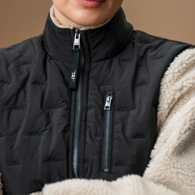 Alessandro Albanese Lorenza Zip Through Borg Fleece #colour_sand-black