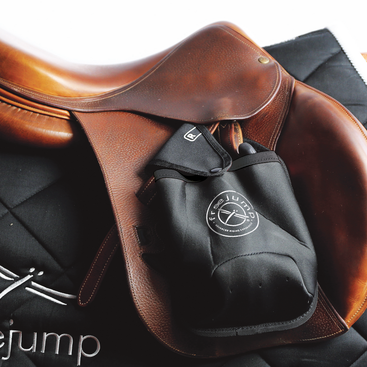 Freejump Stirrup Pockets #colour_black-silver