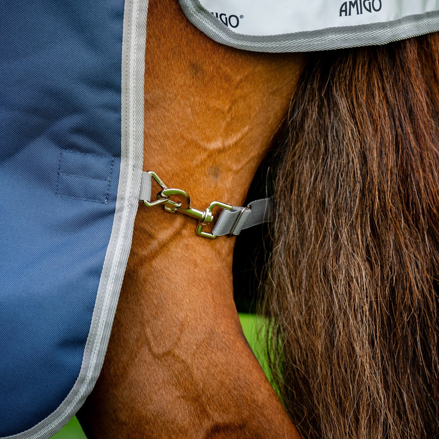 Horseware Ireland Amigo Bravo 12 Plus Bundle V-Front 50g Turnout Rug #colour_navy-titanium-grey-silver