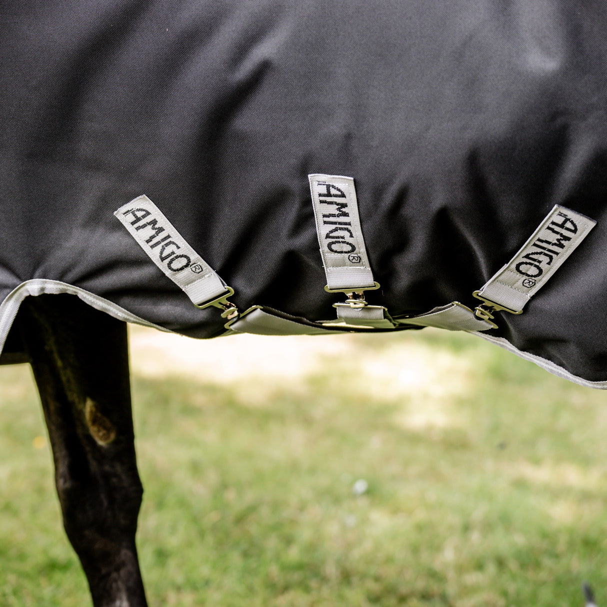 Horseware Ireland Amigo Bravo 12 Wug 400g Heavy Turnout Rug #colour_black-titanium-grey-silver