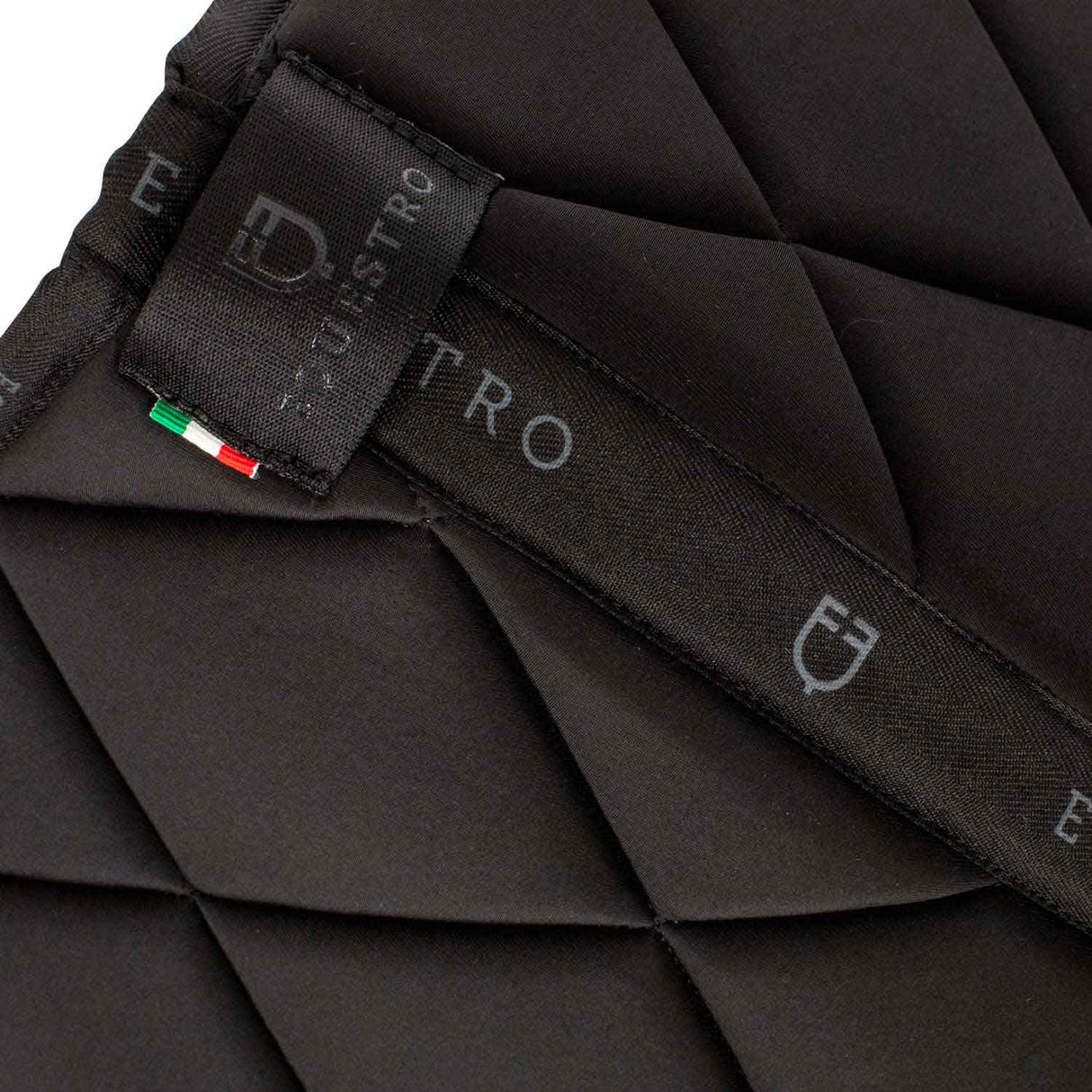 Jumping saddle pad breathable technical fabric
