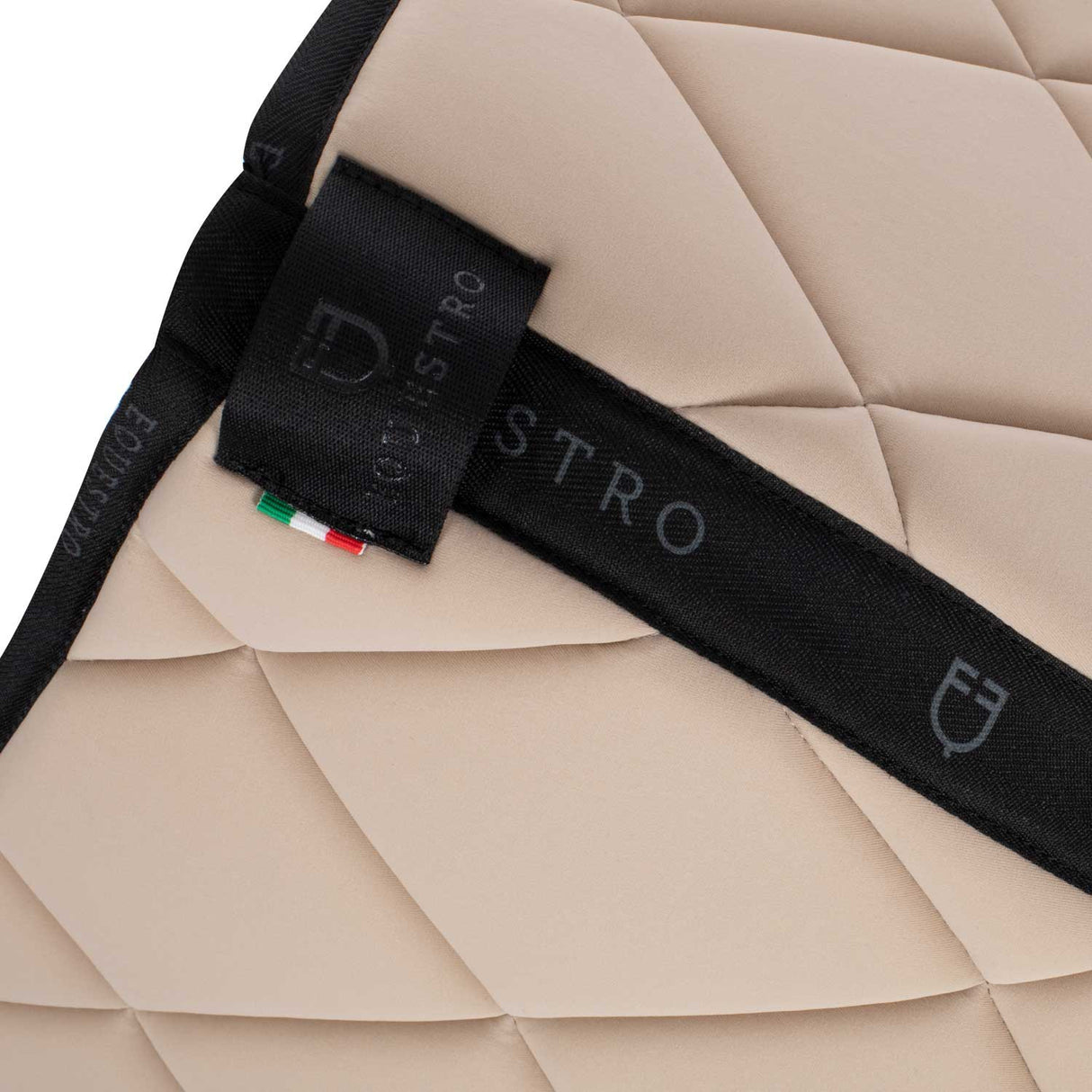Jumping saddle pad breathable technical fabric