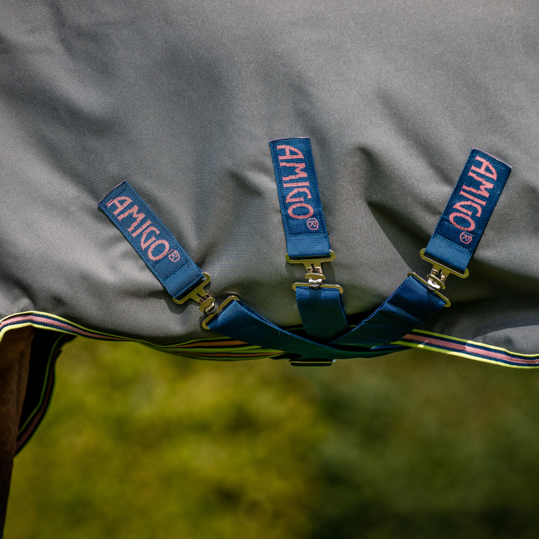 Horseware Ireland Amigo Bravo 12 Plus Bundle V-Front 50g Turnout Rug #colour_dark-shadow-navy-rose
