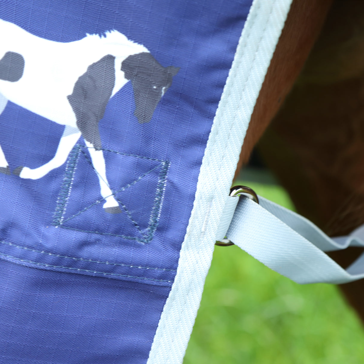 Bridleway Ontario Lite Turnout Rug #colour_navy-horse