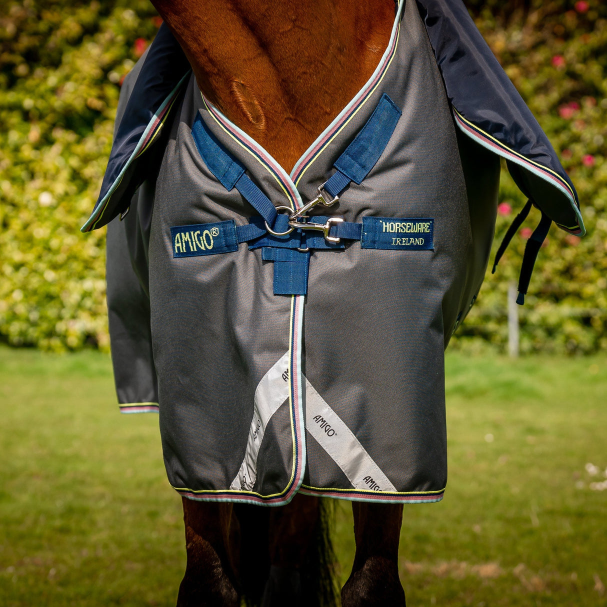 Horseware Ireland Amigo Bravo 12 Plus 250g Medium Turnout Rug #colour_shadow-navy-lime